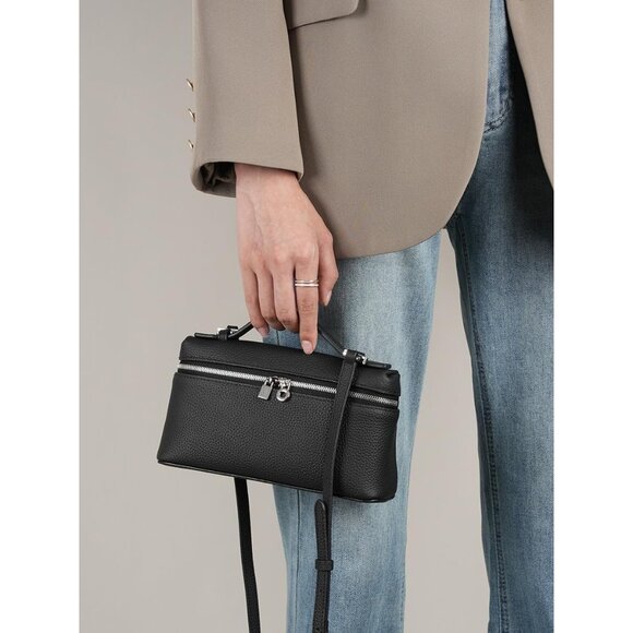 Chic Small Leather Crossbody Tote with Zipper Closure – Luxury Accessory - Picture 2 of 7